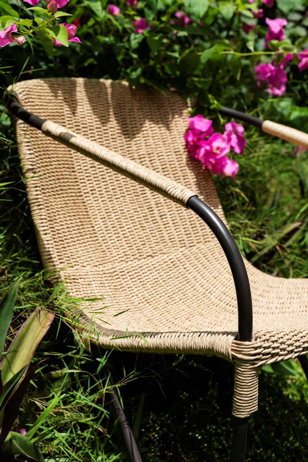 MOMO LOUNGE CHAIR